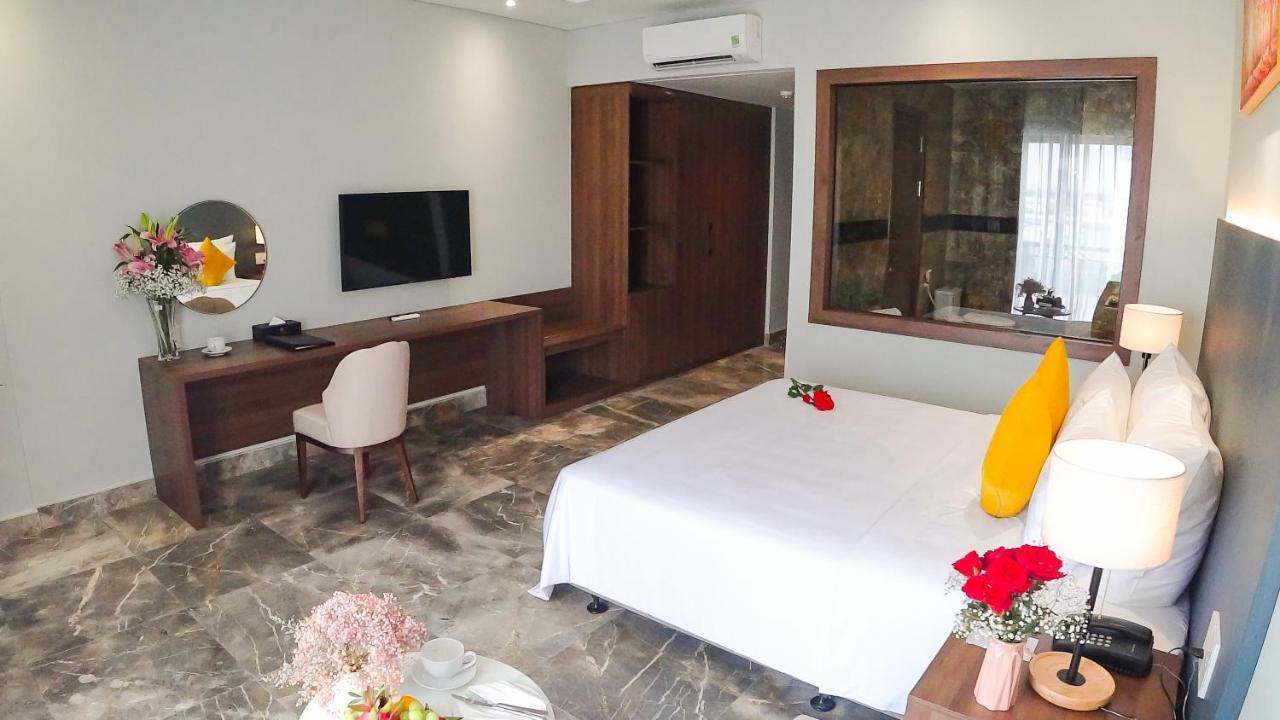 Phu Thang Grand Hotel Duc Hoa Buitenkant foto