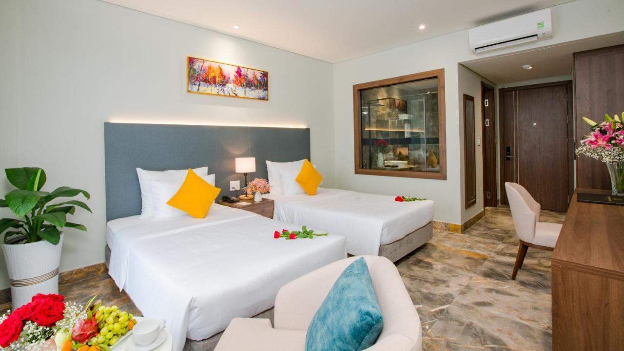 Phu Thang Grand Hotel Duc Hoa Buitenkant foto