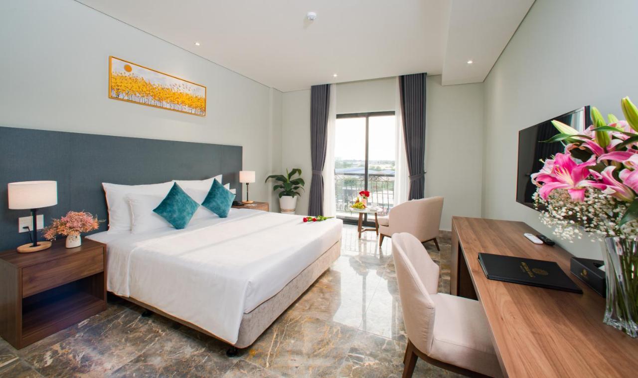 Phu Thang Grand Hotel Duc Hoa Buitenkant foto