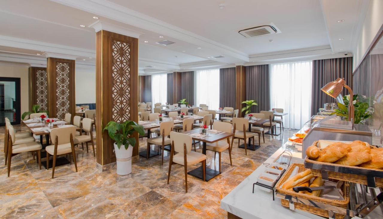 Phu Thang Grand Hotel Duc Hoa Buitenkant foto